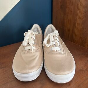 EUC Keds Beige Canvas Lace-Up Sneakers with White Soles Size 6